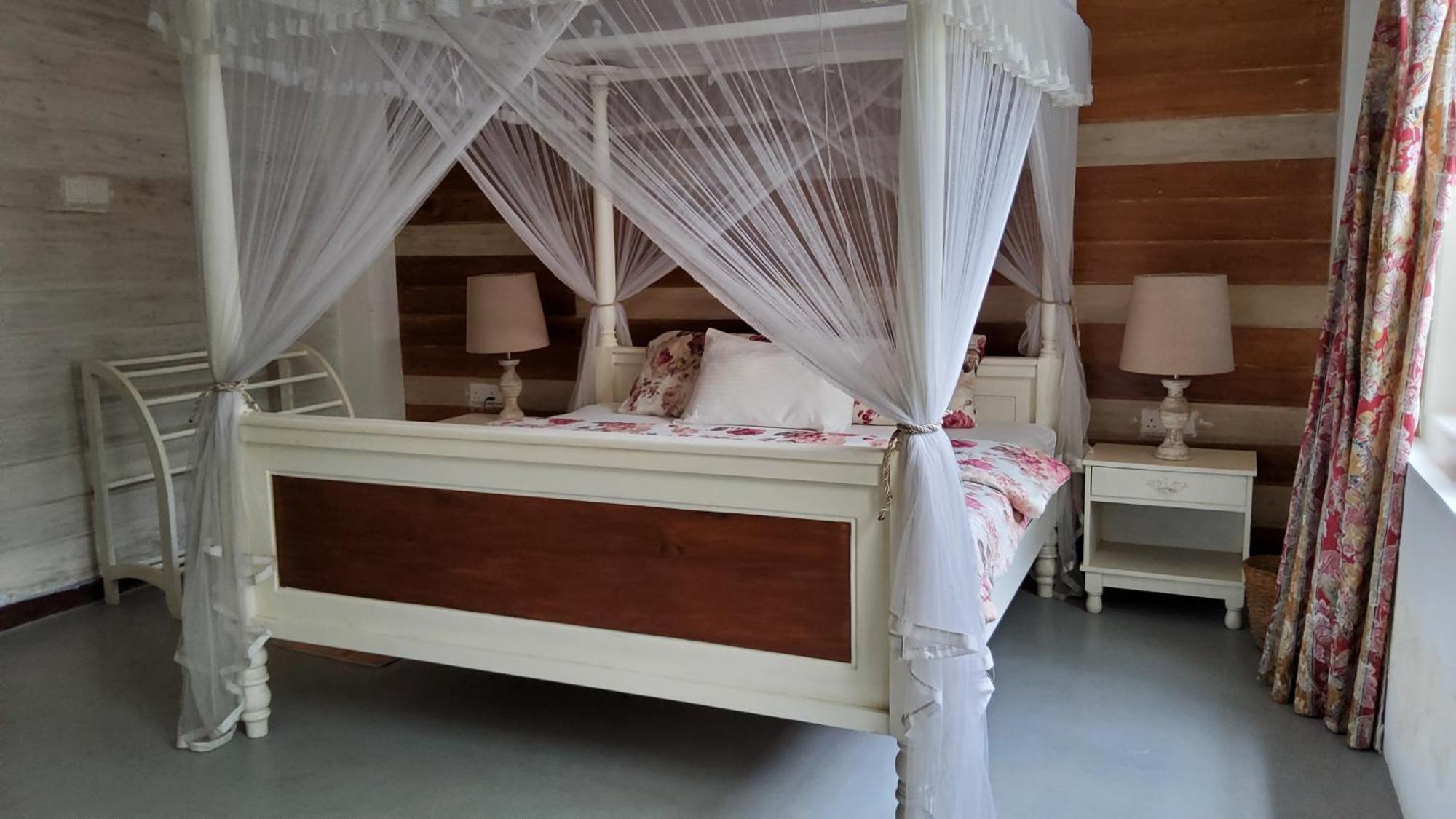 Walauwa On The Hill Hotel Хатон Екстериор снимка