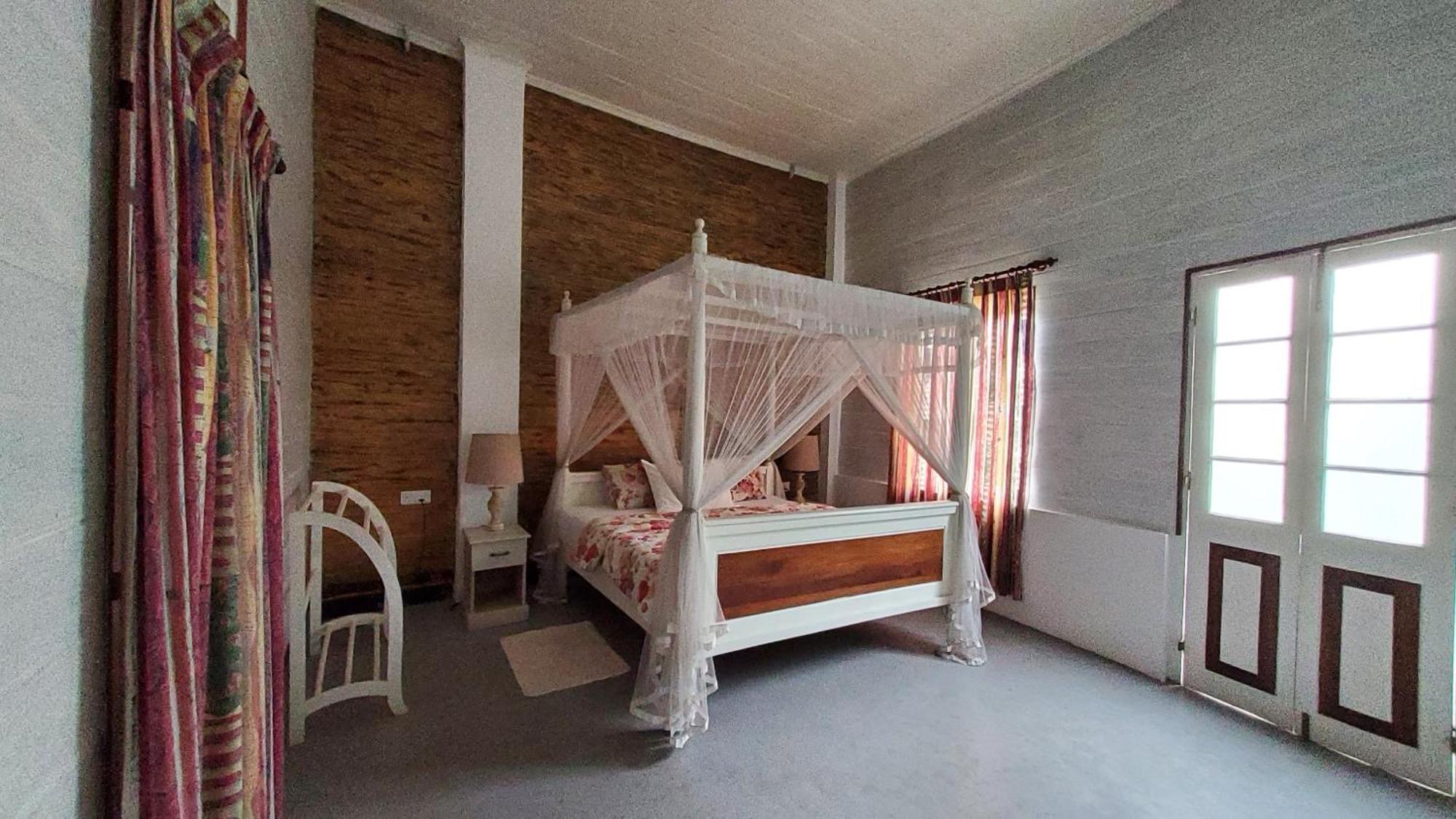 Walauwa On The Hill Hotel Хатон Екстериор снимка