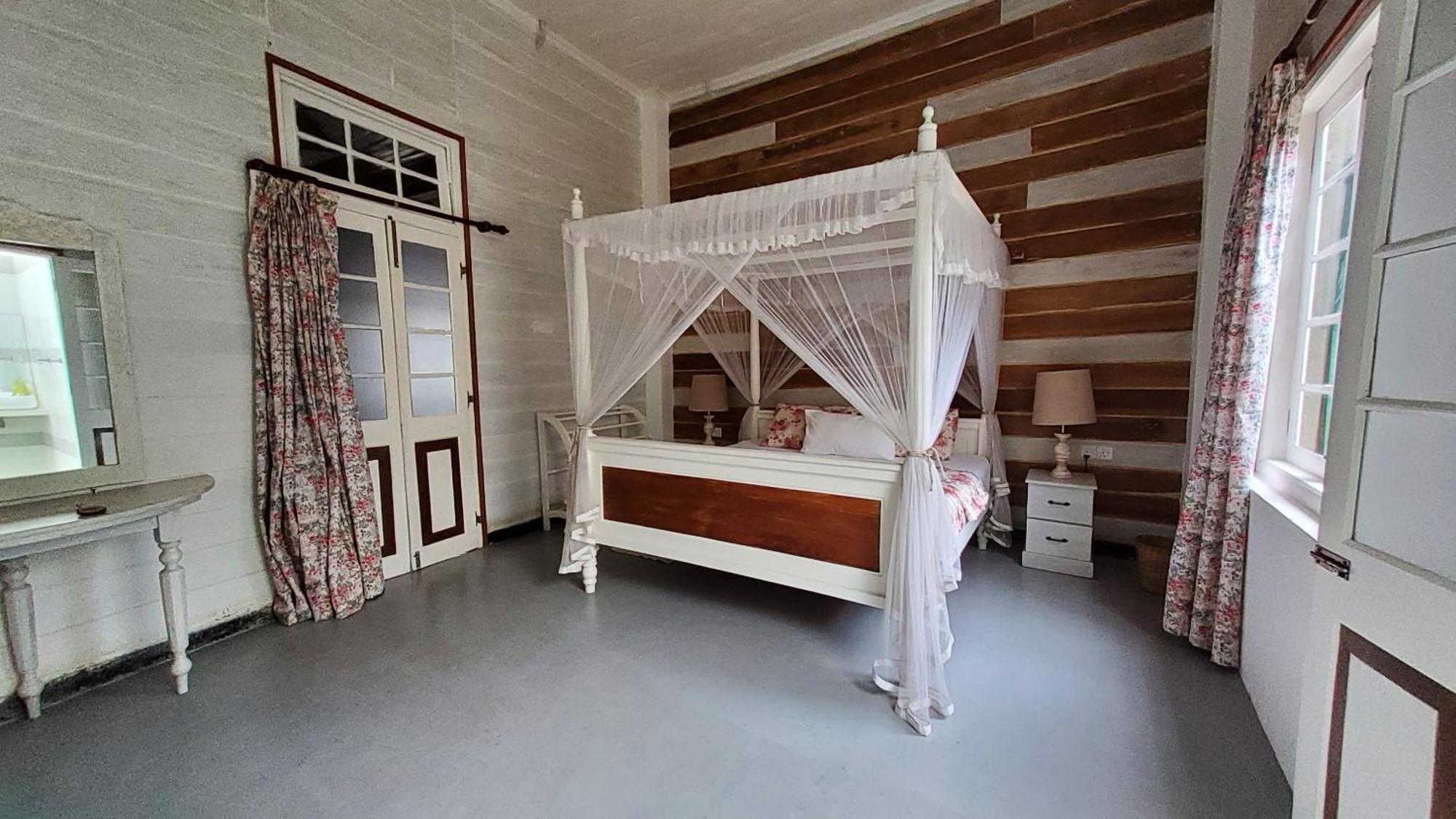 Walauwa On The Hill Hotel Хатон Екстериор снимка