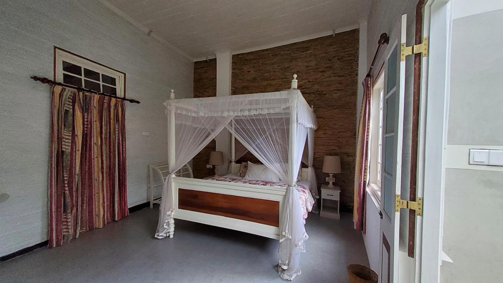 Walauwa On The Hill Hotel Хатон Екстериор снимка