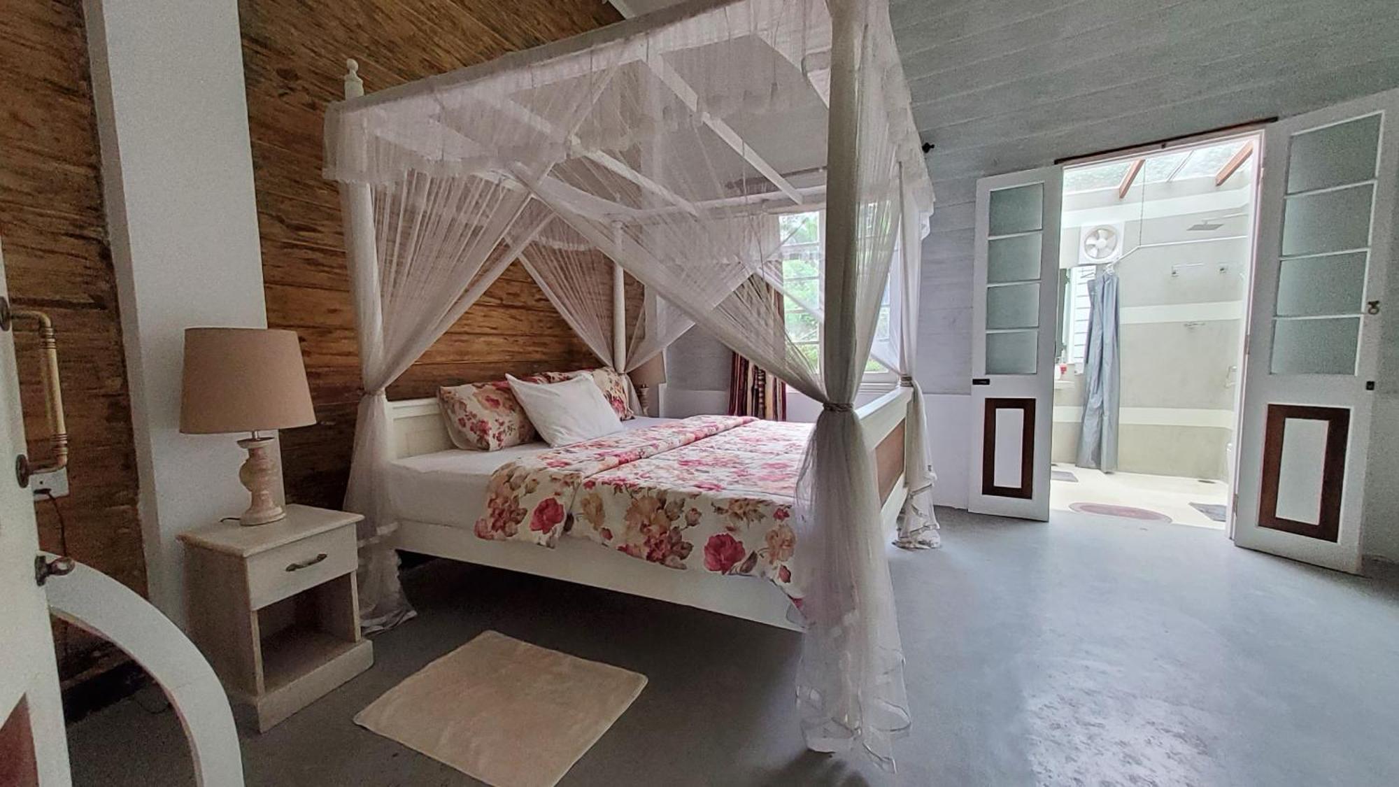 Walauwa On The Hill Hotel Хатон Екстериор снимка